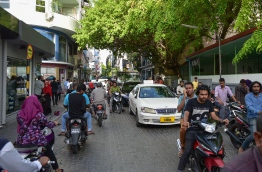 Majeedhee Magu, the main road which bisects Male City, blocked on both sides by traffic. PHOTO/MIHAARU