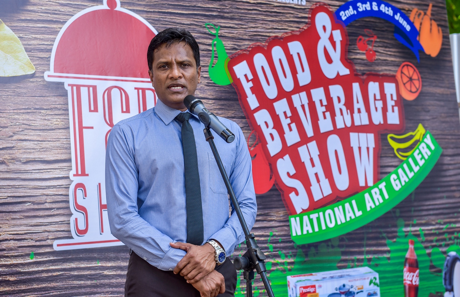 އުމަރު ރަސްމިއްޔާތެއްގައި ވާހަކަ ދައްކަވަނީ: ސަރުކާރުން އިސްތިއުފާ ދެއްވި ސަބަބު ހާމަނުކުރައްވާނެ ކަމަށް ވިދާޅުވި.---މިހާރު ފައިލް ފޮޓޯ