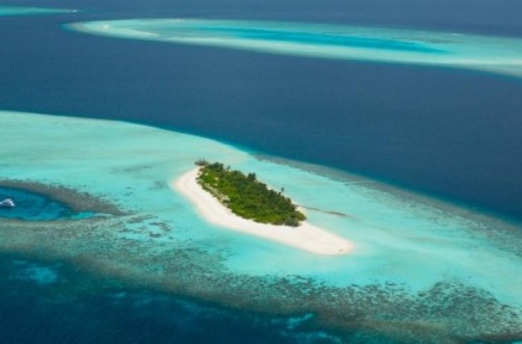 ފޯސީޒަނުން ޕްރައިވެޓް ރިސޯޓެއް ހަދަނީ