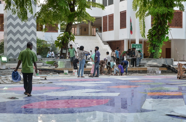 ބަންދުކުރި ދެ މަގު ހުޅުވަން ޖެހޭ: ޑްރައިވަރުން