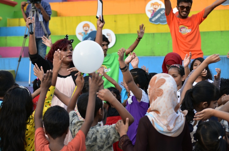 އޭޑީކޭ އިން ކުދިންނަށް "ރަން ދޫނި"، މާދަމާ ހަވީރެއް