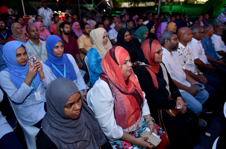 މިނިސްޓަރު ބޭނުންވާ ޕީއެސްއެއް، ދެން ވާނީ ކިހިނެއް؟