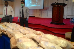 އަތުލައިގެންފައިވާ ގިނަ އަދަދެއްގެ މަސްތުވާތަކެތި: ހައި ކޯޓުން ދާދި ފަހުން ނިންމީ ކަނޑު ބޯޓުތަކުން ފެންނަ ގޮތް ނޭނގޭ މަސްތުވާތަކެއްޗަށް ކެޕްޓަނުން ޒިންމާ ވާން ޖެހޭނެ ކަމަށް --ފޮޓޯ/މިހާރު