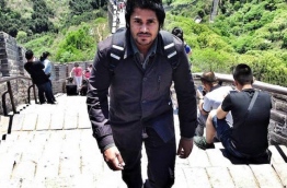 އެސްއޯއެފްގެ މުގުލުގައި ހުރި އައްލާމް: އޭނާ މިހާރު އުޅެނީ ރާއްޖޭން ބޭރުގައި.