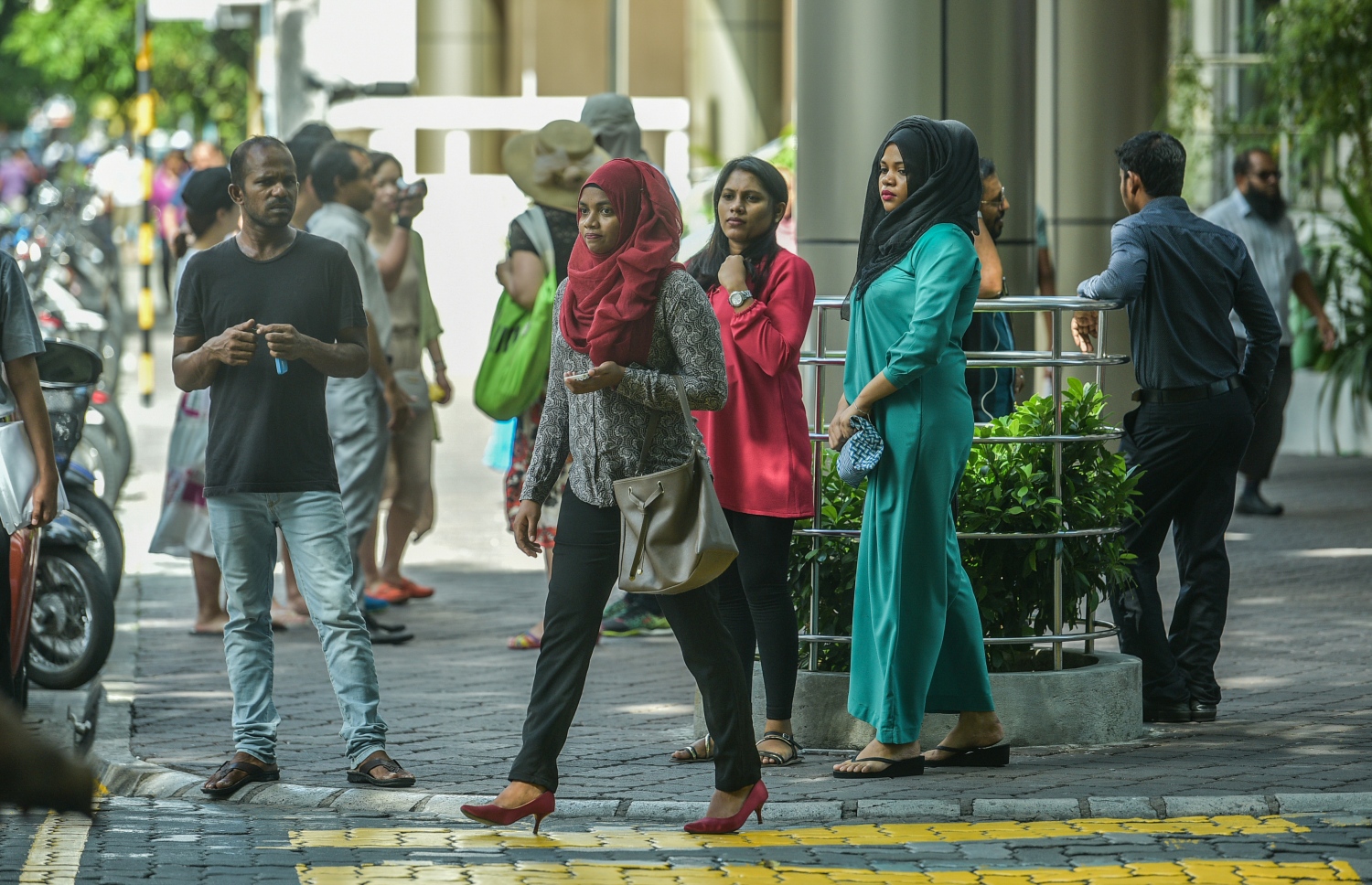 ސަރުކާރުގެ އެންމެ ގިނަ އޮފީސްތައް ހުންނަ ވެލާނާގެ އިން ބަޔަކު ނުކުންނަނީ. --ފައިލް ފޮޓޯ: މިހާރު