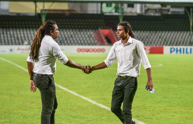 ދެބެންގެ ކުރިމަތިލުން ދެ ކްލަބުގެ ކުރިިމަގާ ގުޅިފައި