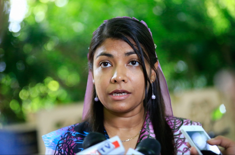 ސަރުކާރު ބަލިވީ ރައްޔިތުންނަށް ބިރު ދައްކާތީ: ރޮޒައިނާ