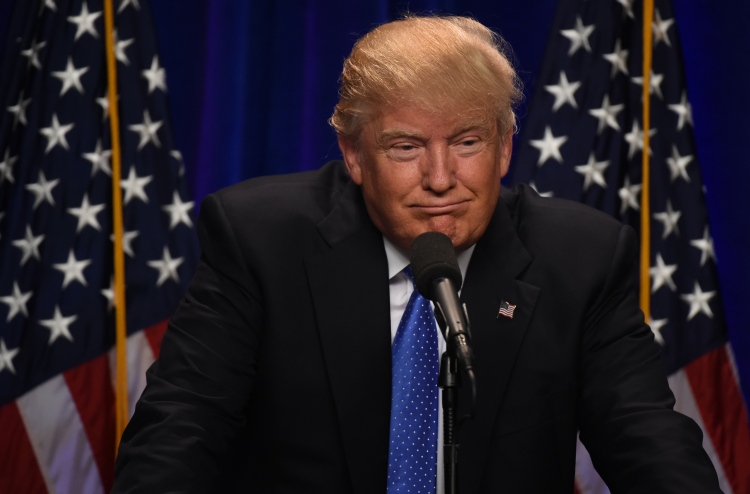 ސްކޫލް ހަމަލާގައި ޓްރަމްޕުގެ ފާޑުކިޔުން އެފްބީއައި އަށް