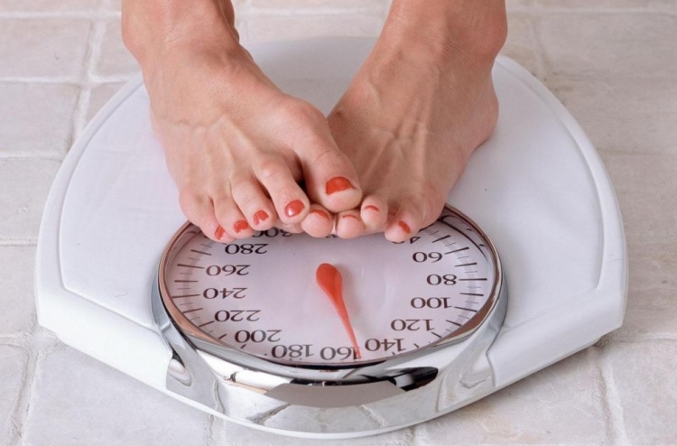 އުމުރާ ގުޅޭ ގޮތުން ކާން ޖެހޭނީ ކިހާ ކެލަރީއެއް