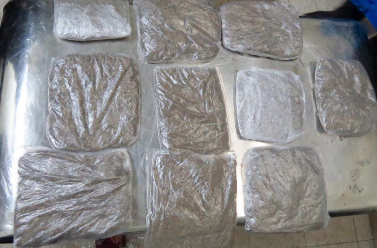 ޑްރަގް އެތެރެކުރި ދެ މީހަކު 10 އަހަރަށް ޖަލަށް