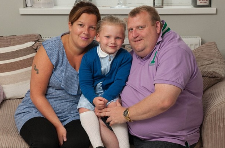 މަންމަގެ ރަހިމުގައި ފިލާ އިން ތުއްތު ކުއްޖެއް