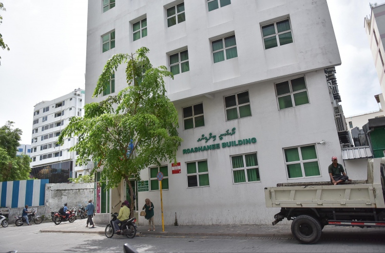 އަތޮޅުތަކަށް 480 ޑޮކްޓަރުން ހޯދަނީ