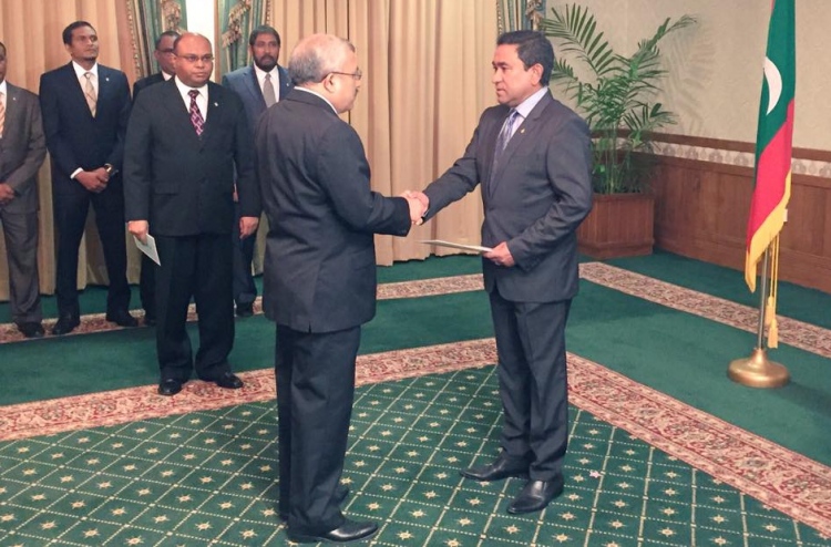 ރައީސާއި ނައިބު ރައީސް ރާއްޖެއިން ބޭރުގައި