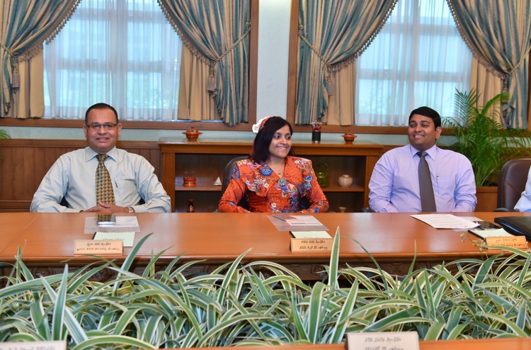 މައުމޫން ދޫކޮށްލަން ދުންޔާ ގޮވާލުމުން ޝައިނީ ރަތަށް