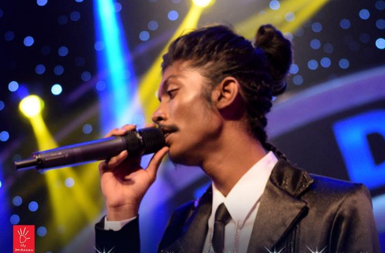 ޝަލަބީގެ މަދަހަ ސީޑީއެއް އީދު ހަދިޔާއަކަށް ނެެރެނީ