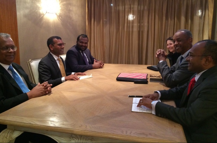 ކުރީގެ ރައީސް ނަޝީދު ލަންކާ އަށް ވަޑައިގެންފި