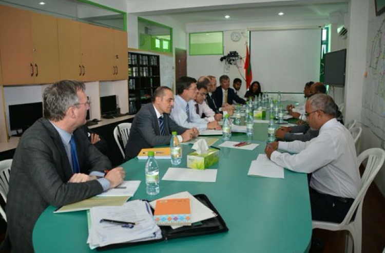 އިންތިހާބަށް ހިންގާ ޖަރީމާ ހުއްޓުވަންޖެހޭ: އަދާލަތު