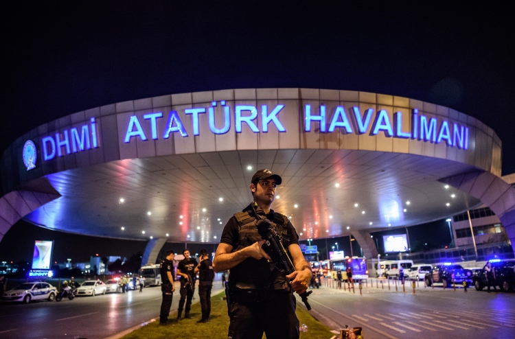 ތުރުކީ އެއާޕޯޓަށް ދިން ހަމަލާގައި 36 މަރު