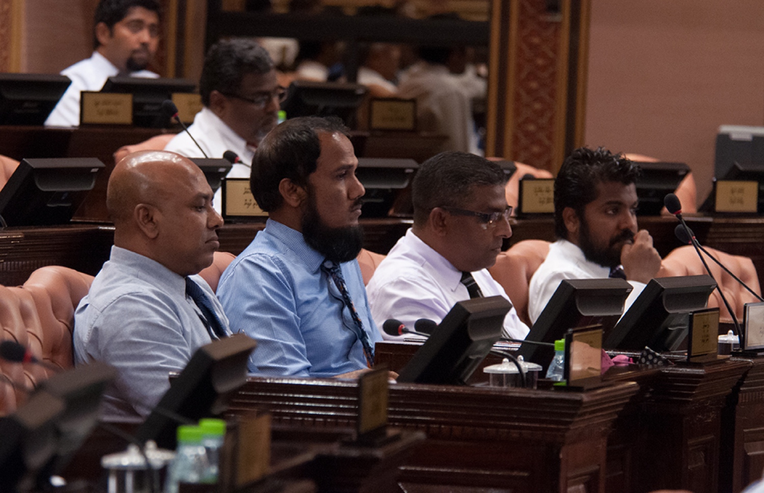 ރައްޔިތުންގެ މަޖިލީހުގެ ބައެއް މެމްބަރުން. ޓޫރިޒަމްގެ ގާނޫނަށް އިސްލާހު ހުށަހެޅީ މަޖިލީހުގެ ބޮޑު އަގުލަބިއްޔަތަކުން. - ފޮޓޯ: މަޖިލިސް