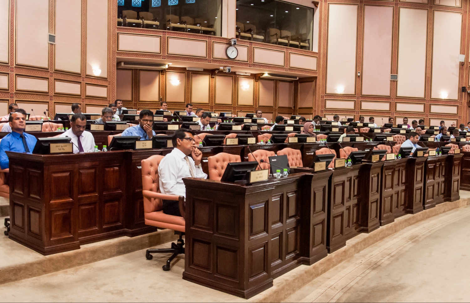 ރައްޔިތުންގެ މަޖިލީހުގެ ޖަލްސާއެއްގައި މެމްބަރުން. - ފޮޓޯ: މަޖިލިސް