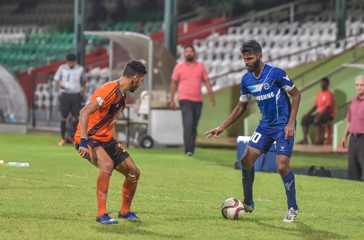 ނިއު ބަލިކޮށް އީގަލްސް އިން މާޒިޔާއާ ޕޮއިންޓަކާ ގާތަށް