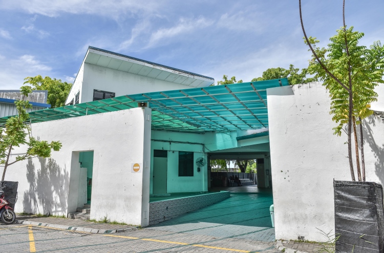 އާސަހަރާ ބަންދުކޮށްފި، މީހުން ވަޅުލާނީ ހުޅުމާލޭގައި