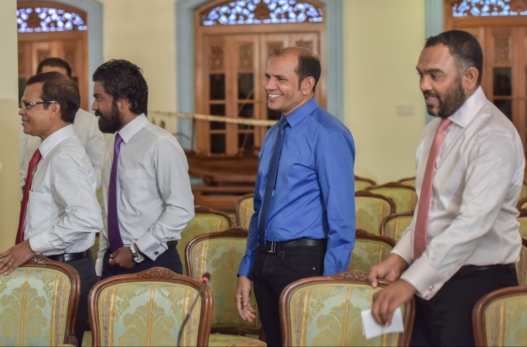 މަސީހަށް ވޯޓު ބޭނުމިއްޔާ ނާޒިމް ދޫކޮށްލާ: ލަތީފް