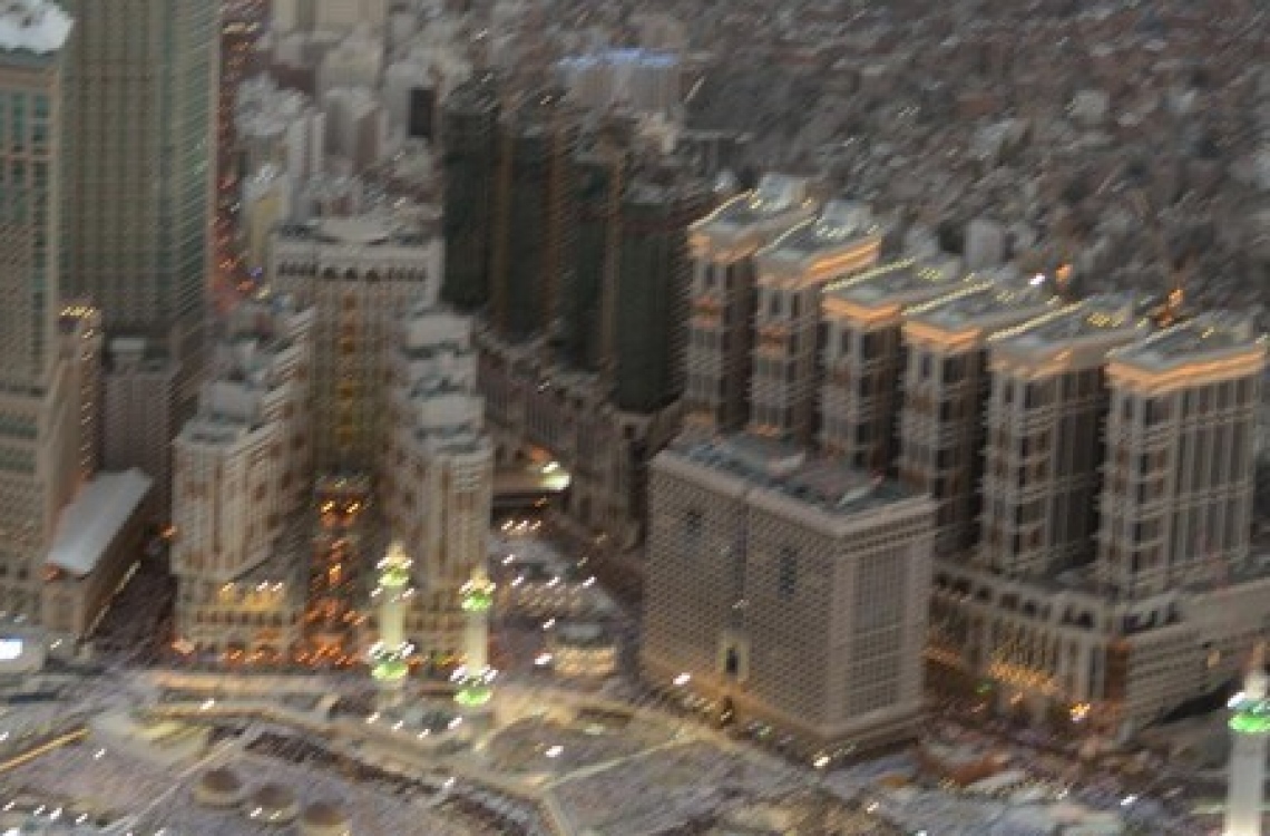 މައްކާ: ޖުލައި 1، 2016: ރަމަޟާން މަހުގެ 27 ވިލޭރޭ މައްކާގެ ހަރަމްފުޅުގައި އަޅުކަންކުރަނީ.-- ފޮޓޯ: އަލް ރިޔާލް