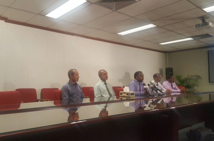 ސްކޫލުތަކަށް ޒިކުރު ބޯޑުތަކެއް ހަދިޔާކޮށްފި