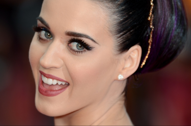 ޓްވިޓާގެ ރަނިކަން ކެޓީ ޕެރީ އަށް