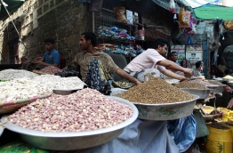 ރޯދަމަހަށް މުސްލިމުން ތައްޔާރުވެފައި: ކެއިންބުއިމުގެ އާދަ ރަނގަޅަށް ބަހައްޓަން ދަސްކުރުން މުހިންމު