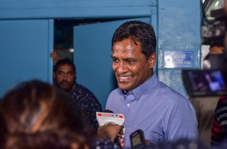 ގޮނޑި ގެއްލޭ ގޮތް ހެދުމުން ސިޔާސީ އޮއިވަރު ގަދަވާނެ