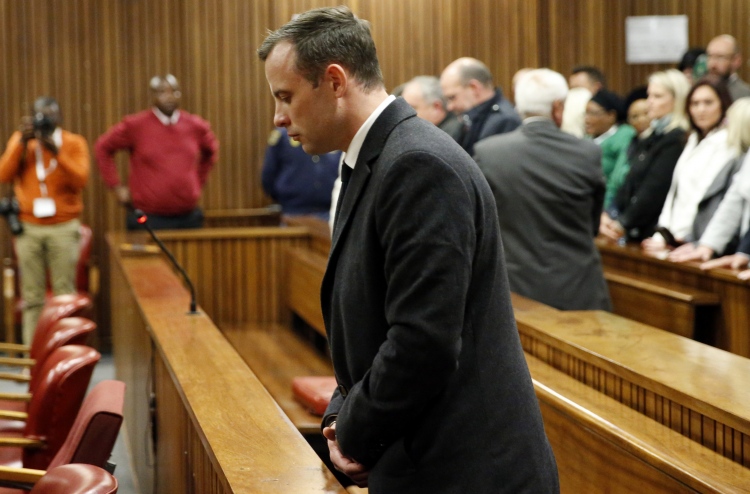 ލޯބިވެރިޔާ މަރާލުމުން ޕިސްޓޯރިއަސް ހަ އަހަރަށް ޖަލަށް