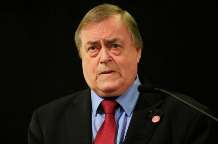 އިރާގު ހަނގުރާމަ ގާނޫނާ ޚިލާފު: ބްލެއާގެ ނައިބް