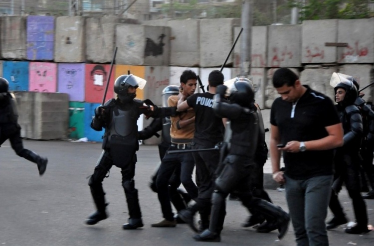 ގައިދީއަކު މަރާލި ހަ ފުލުހަކު ޖަލަށްލާން ހުކުމްކޮށްފި