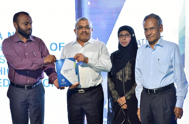 އިސްލާމިކް ޔުނިވާސިޓީގެ އިމާރާތެއް އެޅުމަށް ބިމެއް ދެނީ