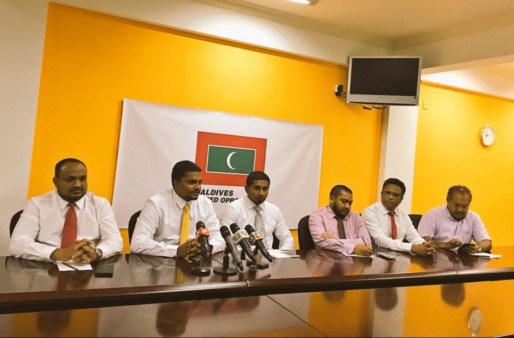 ހުއްދަ ނުދިނަސް، އަންނަ ހުކުރު ވިލޭރޭ ޖަލްސާ ބާއްވަނީ