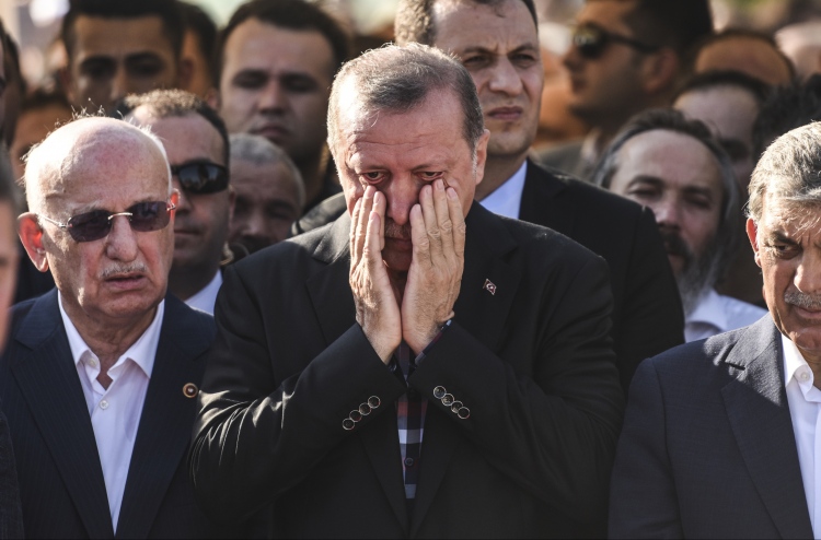 ތުރުކީގައި އަލުން މަރުގެ އަދަބު ދިނުމަށް ވިސްނަނީ