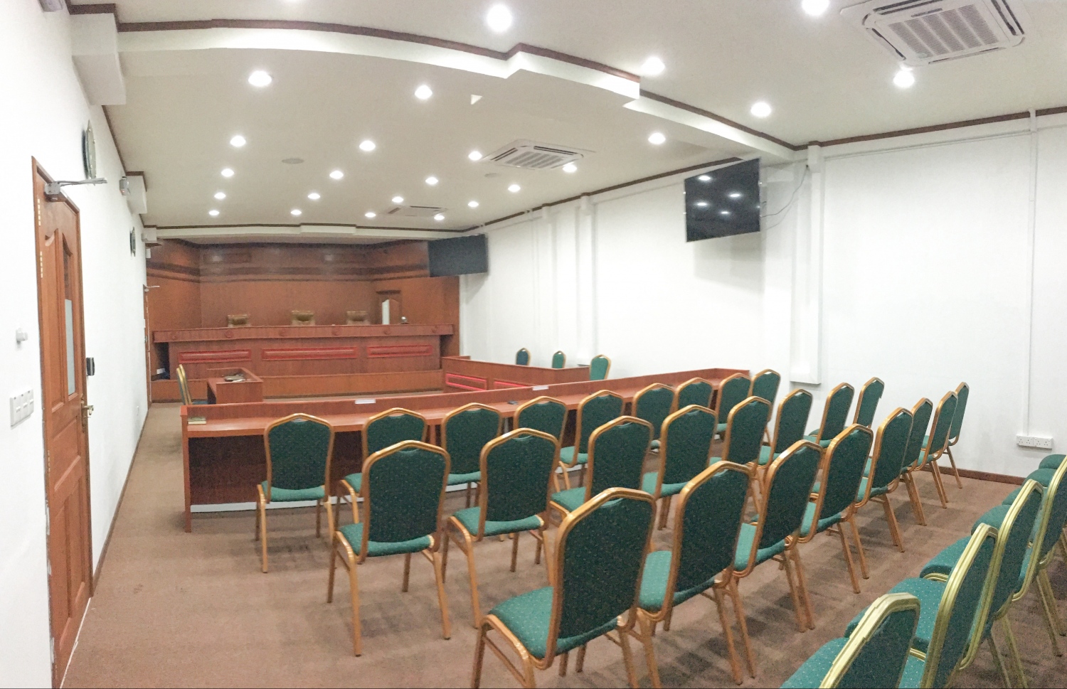 ޝަރީއަތްކުރާ ކޯޓު ރޫމެއް --- ފޮޓޯ/މިހާރު