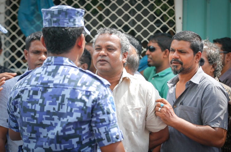 ނިޔާޒް ހައްޔަރުކުރީ ޕާޓީގެ ހިންގުމަށް ހުރަސް އެޅުމަށް