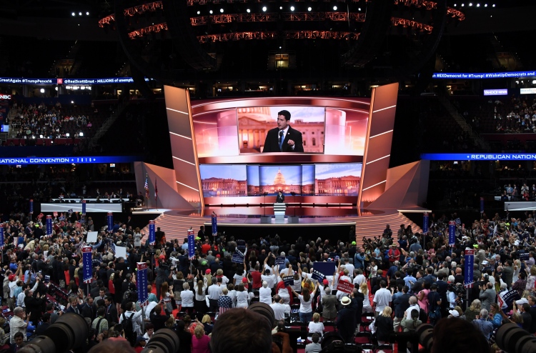 ރިޔާސީ ޓިކެޓް ޓްރަމްޕަށް ރަސްމީކޮށް ލިބިވަޑައިގެންފި