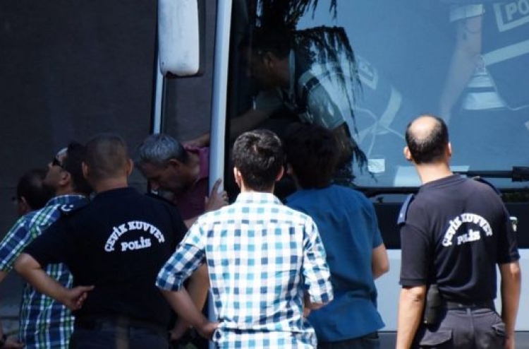 ތުރުކީގައި 50،000 މީހުންނާ މެދު ފިޔަވަޅު އަޅައިފި