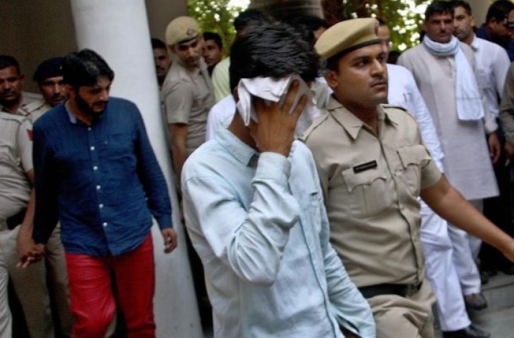 ގޭންގު ރޭޕުގައި ބައިވެރިވި ތިން މީހުން ހައްޔަރުކޮށްފި