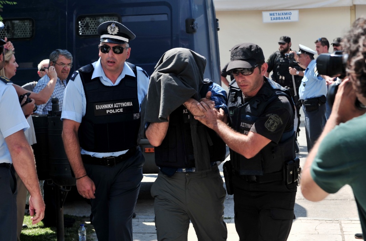 ބަޣާވާތަށް ފަހު ފިލަން ދިޔަ މީހުންގެ ޝަރީއަތް ފަށައިފި