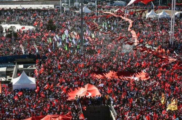 ޑިމޮކްރެސީ އަށް ޖާގަ އޮތްކަން ތުރުކީން ދައްކުވައިދީފި