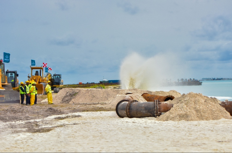 ބޮޑު 9 މަޝްރޫއެއް:4 އެއާޕޯޓު، 20 ފަޅެއް ހިއްްކަނީ