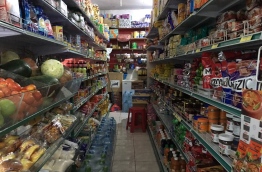 ފިހާރައެއްގައި ވިއްކަން ހުރި އެއްޗެހިތަކެއް: މުއްދަތު ހަމަވެފައިވާ އެއްޗެހި ވިއްކަން ހުންނަ މައްސަލަ ވަރަށް ބޮޑު.-- ފޮޓޯ: މުހައްމަދު ޝަރުހާން / މިހާރު