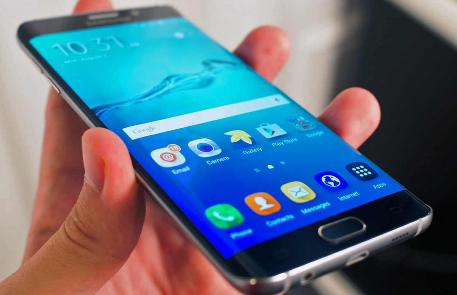 ސެމްސަންގް ގެލަކްސީ އެސް7 އެޖް: ގިނަ ބަޔަކު ގަބޫލުކުރާ ގޮތުގައި ސްމާޓްފޯން މާކެޓްގައި މި ވަގުތު ހުރި އެންމެ ރީތި އަދި އެހައި ބާރުގަދަ ފޯނު