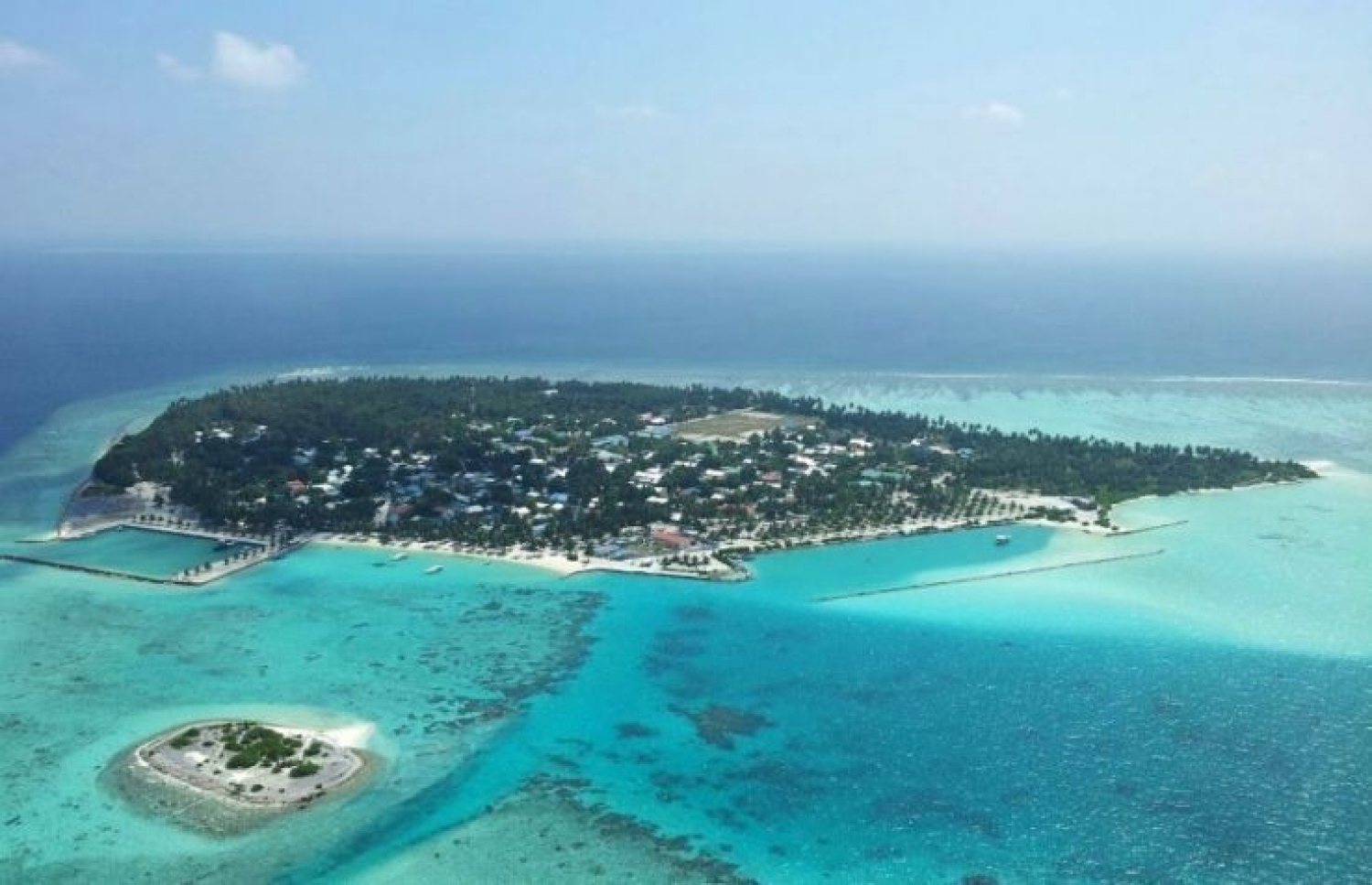 ފ.ނިލަންދޫ. އެ ރަށަށް ދިޔަ މޯލްޑިވްސް އިންޑިޕެންޑެންޓުގެ ދެ ނޫސްވެރިއަކަށް ބިރު ދއްކުމުން ފުލުހުން ވަނީ އެ މީހުންނަށް ހިމާޔަތް ވެސް ދީފައި