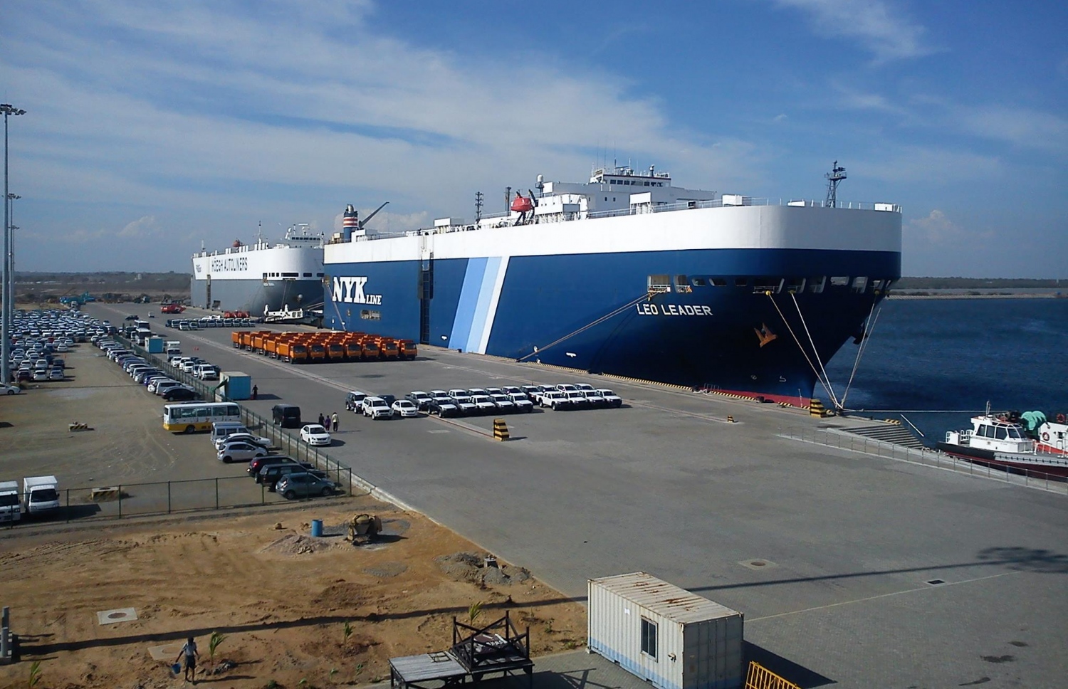 ޗައިނާ ސަރުކާރުގެ އެހީގައި ހަމްބަންޓޯޓާގައި ހަދާފައިވާ ބަނދަރު.